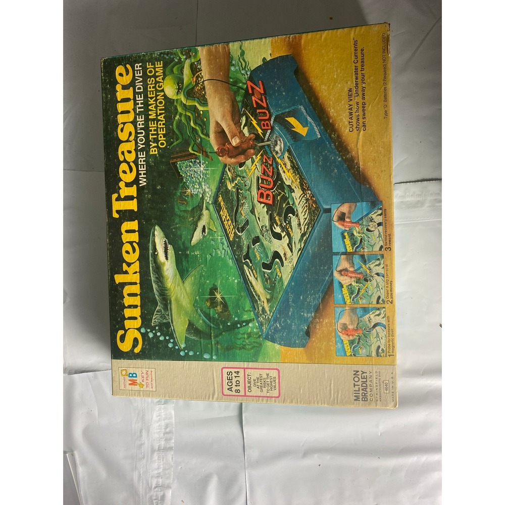 MB Games Sunken Treasure Game of Skill and Risk 2 or More Players Vintage 1970s‎